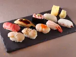 3種の北海道産ほたてと中とろの盛り込み(1人前)(柿家すし 神田店)