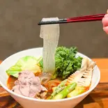 ラムしゃぶ肉と旬野菜のオススメトッピング麻辣湯(スープ春雨)（【麻辣湯 春雨ヌードル】TOKYO TANG TANG）