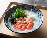 海老とスモークサーモンのお粥 Porridge with shrimp and smoked salmon（おかゆ専門店 | 台湾粥食堂 巣鴨店）