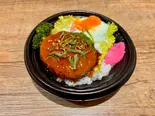 甘酢と大葉の和風ハンバーグ温玉丼（OYSTER STAND）