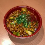 甘辛アボカド鶏そぼろ丼（鳥八 下丸子店）