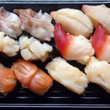 十五夜(じゅうごや)12貫（最高級宅配鮨 恋花 本店）