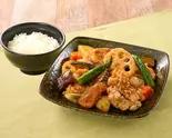 若鶏と彩り野菜の黒酢あん弁当(若鶏4個)（夢庵 蕨中央店）