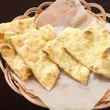 ガーリックナン ( Garlic nan )（カレーインドタージマハル出来島店）