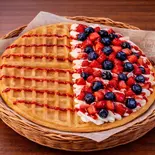 シックスベリーホイップクリーム（ピザ＆ワッフル バスターズ (PIZZA＆WAFFLE BUSTERS)）