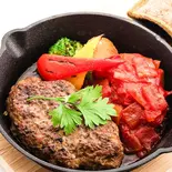 シェフ特製！特大ビーフハンバーグ（牛ハラミステーキ＆ローストビーフ専門店 luxury bar ＆ cafe milas ミラス渋谷店）