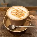 ヘーゼルナッツラテ【Hot/Iced】 Hazelnut latte（RIDLEY）