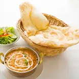 プレーンナンセット(サラダ付)PlaneNanSet(Curry Nan Salad)(NEW DELHI)