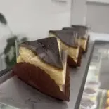 バスクスフレチーズ（洋菓子工房ゆう）