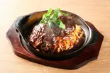 ダブル和牛ハンバーグオム（肉オムライス専門店 肉とたまご新宿東口店）
