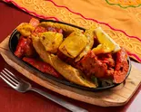 タンドリーミックス(ハーフ) Tandoori Mix Half（インド.ネパール料理 PATIYALA PALACE）