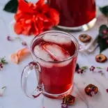 酸梅湯 夏定番 sour plum drink（Hawaiiアサイーボウル 栄養満点 fruit acai bowl 高田馬場店）