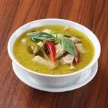 ゲーンキョウワンガイ 鶏肉のグリーンカレー Green Curry Chicken（タイレストラン アロイ）