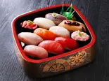 5種のまぐろと旬の寿司(1人前/11貫)(柿家すし 神田店)