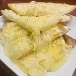 ガーリックチーズナン/Garlic Cheese Nan（インドネパールレストランカリスマ神戸湊川店）