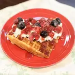 アメリカンワッフル・ミックスベリー(手造りデザートのカフェ ヒュッゲ cafe&studio Hygge)