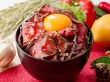 たまご付き(特大)ローストビーフ丼（ハラミ・ローストビーフ丼 ハラミと米 心斎橋本店）