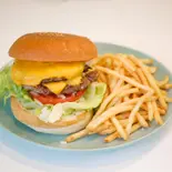 ダブルチーズバーガー【フライドポテト付き】（Over Drive Burger）
