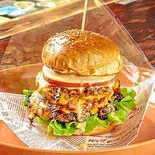 ダブルチーズバーガー(ハンバーガー ヴィレッジ)