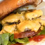 ダブルチーズバーガー（BOUNTY DINER＆CAFE）