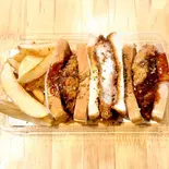 ● 【カテゴリー内 人気No.2】チョイ辛！スパイシーBBQチキンカツ(180g！)サンド・ポテトセット（カツサンドのお店 キッチン88）