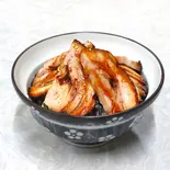 自家製チャーシュー(5枚)丼（伊勢屋食堂(淀橋市場内)）