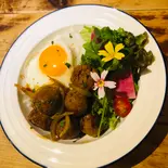 ミートボール食堂のロコモコ（ミートボール食堂oluolu）