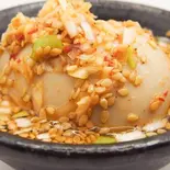 やみつき煮卵 Yamitsuki half boiled egg（肉めし 八）
