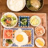 ハンバーグ定食（tanom cafe）
