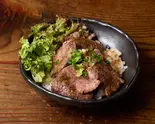 赤身ロース丼（厚切り牛タン食べ放題朧まつ塚本店）