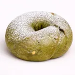 抹茶ホワイトチョコレートベーグル Matcha White Chocolate Bagel(【自家製ベーグル】BEST BAGEL池尻大橋店)
