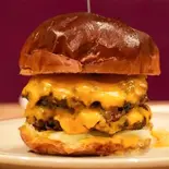 Double Cheese Burger（THE BURGER HOUSE 並木店）