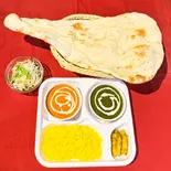ダブルカレーセット（インディンネパールフードキャラバン）