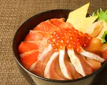 サーモン・いくら・はまちの3種丼（海鮮丼 近衛 Powered by 杉玉 京阪守口市駅）
