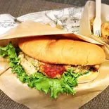 みゅーずチキンバーガー（MYU's café）