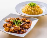 痺れる山椒ピリ辛麻婆豆腐 and チャーハン(西安餃子(しーあんぎょうざ) 東京オペラシティ店)