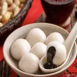 【ローズゴマタンエン】 白玉団子/芝麻大汤圆/ Sesame Dumpling（⛩️好茶❤️戸越銀座店【国産食材使用タピオカ専門店】毎週火曜日好茶の日:セットメニュー1200円提供【チキン/麻辣タン/米線絶賛発売中】）