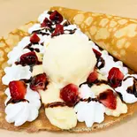 Wクリームクラッシュいちごチョコアイスくれーぷ（くれーぷくれーぷ）