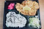 【ご飯大盛り】鶏もも一枚から揚げ弁当(本町田厨房らな)