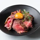 VOLCANOステーキ丼100g ~温玉乗せ~（ハワイアンパンケーキ・ロコモコ）