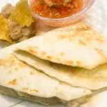 メキシコ豆とチーズのタコス 1pc（ラス・デリシアス）