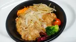 豚の生姜焼き丼（揚げたて唐揚げと丼物弁当 キッチンヤタロー）