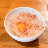 オニオンスライス（立ち飲み屋 心）