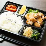厳選鶏・チキンソテー弁当（焼肉店が本気出した肉カレー）