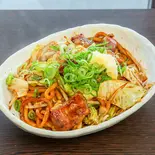 牛ホルモン焼きそば（ういち）