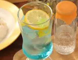 琥珀糖ソーダ（comaco＆cafe）