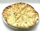 Cheese garlic naan (チーズ ガーリックナン)（インドスパイシーイエティ 八田店）