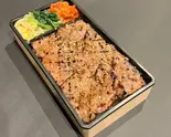 黒毛和牛赤身弁当(中ロース)（焼肉泰山越谷店）