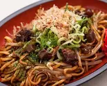 ぼっかけ焼きそば(神戸ソース) Beef Tendon and Konnyaku Yakisoba (with Kobe Sauce)（神戸踊り多幸焼道場 蛸の穴）