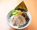 【黒・野菜たっぷり】 博多豚骨らーめん(ハカタラーメンイッシンドウカマタテン)